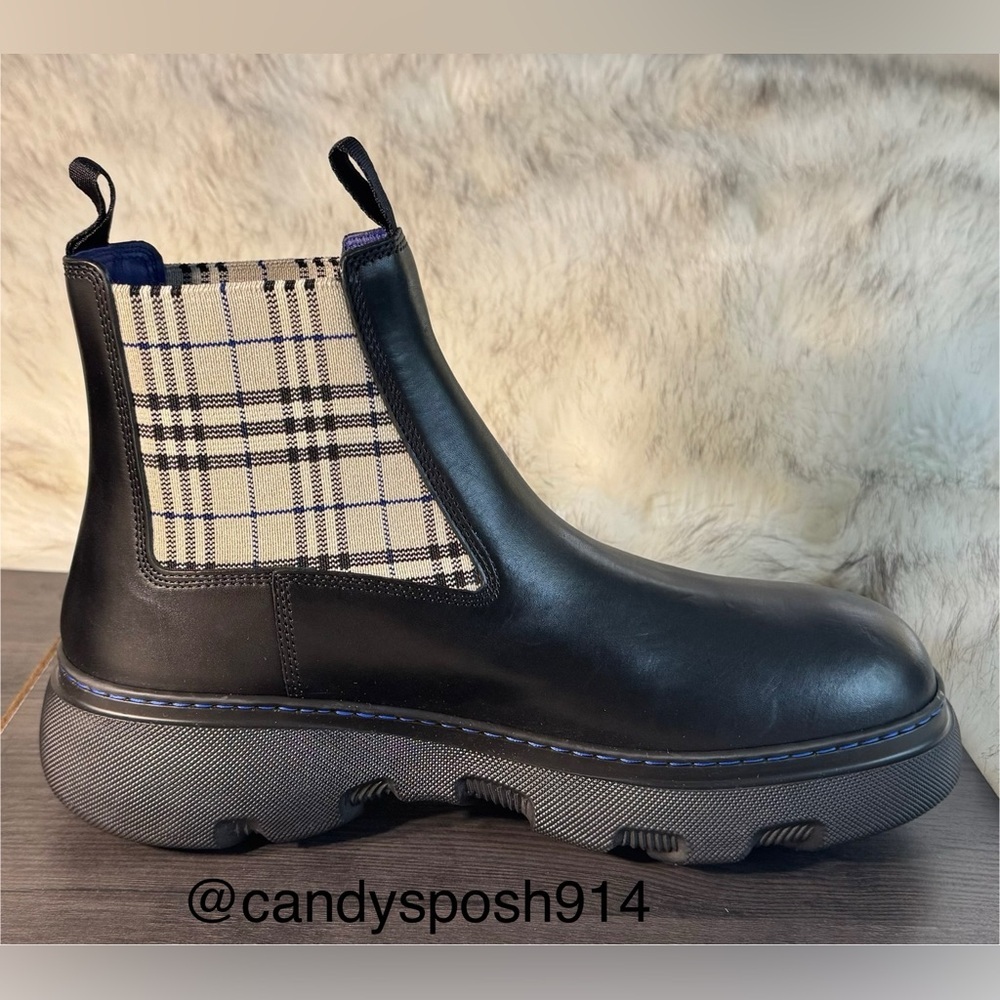 💰⬇️BURBERRY Black Leather Chelsea Boot with Blue Plaid Accent Men’s EU 45 - Picture 6 of 16